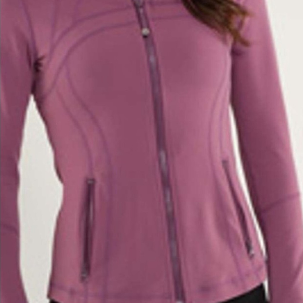 lululemon Define Muted Mauve jacket size 10
Excellent condition